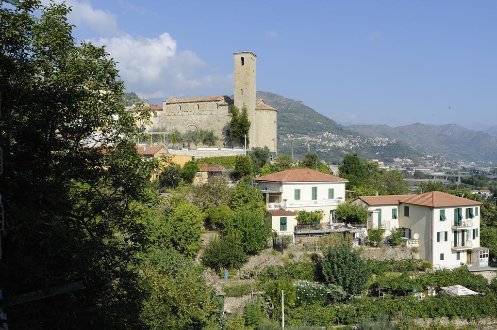 Medieval House Ventimiglia Luaran gambar