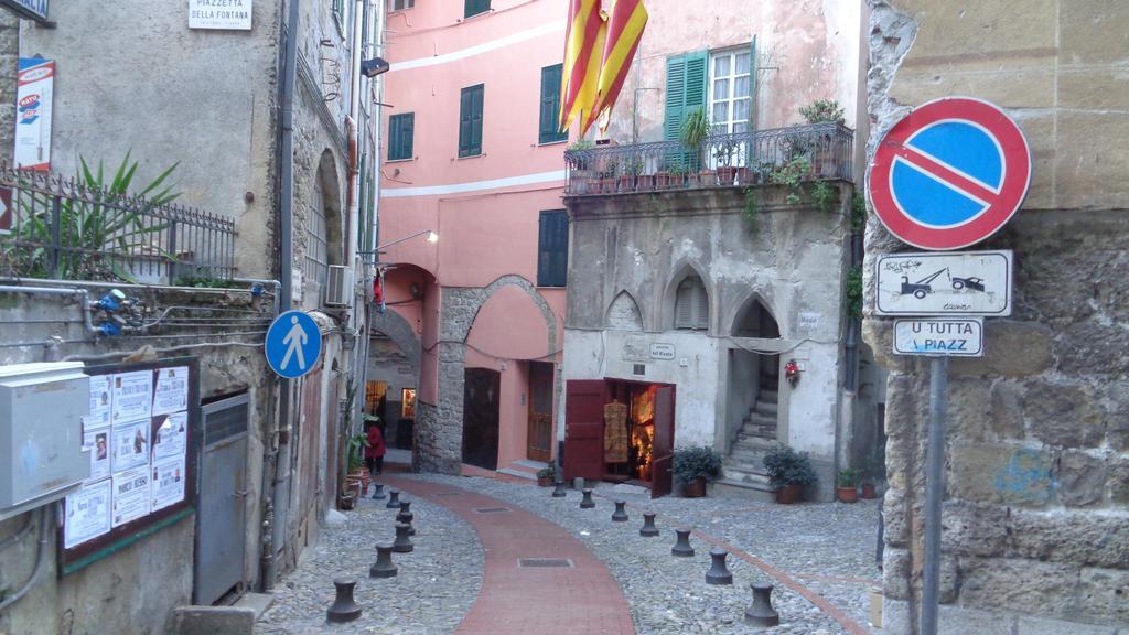 Medieval House Ventimiglia Luaran gambar