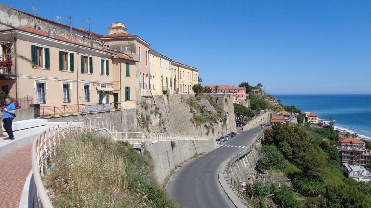 Medieval House Ventimiglia Luaran gambar